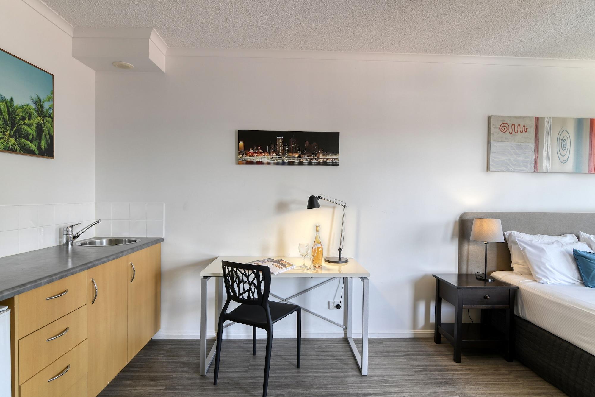 Brunswick Aparthotel 4*